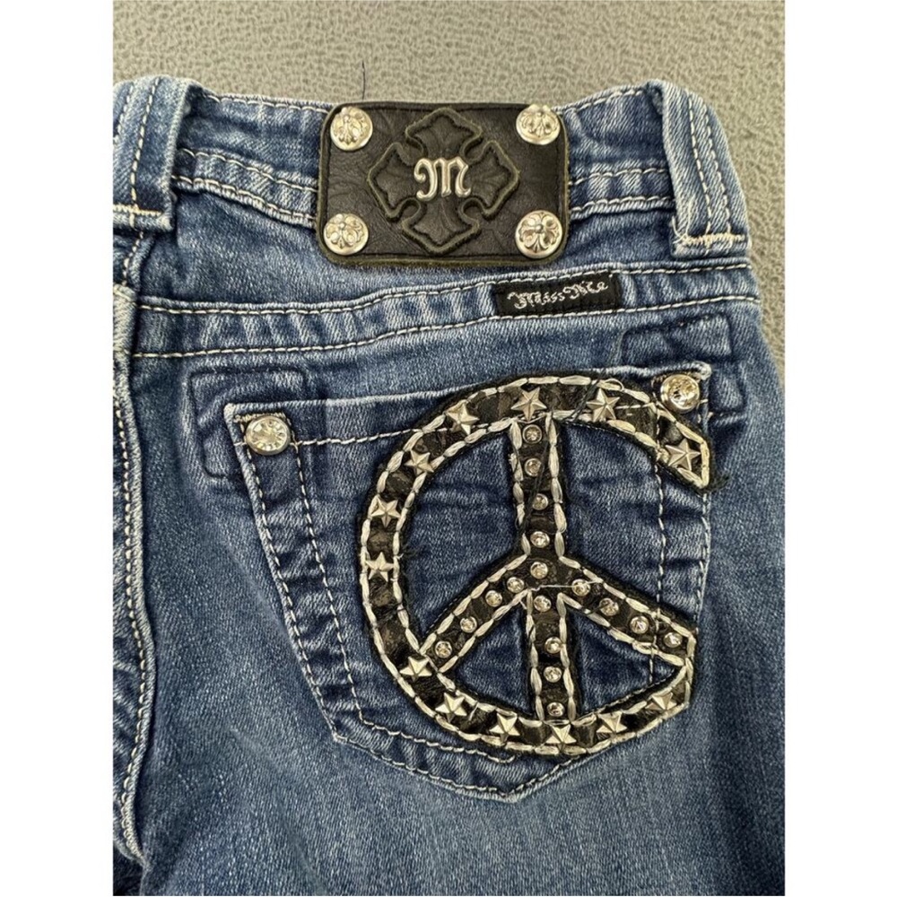 Miss Me Woman’s Jeans PEACE Sign Low Rise Boot 28 X 27 very slim fit